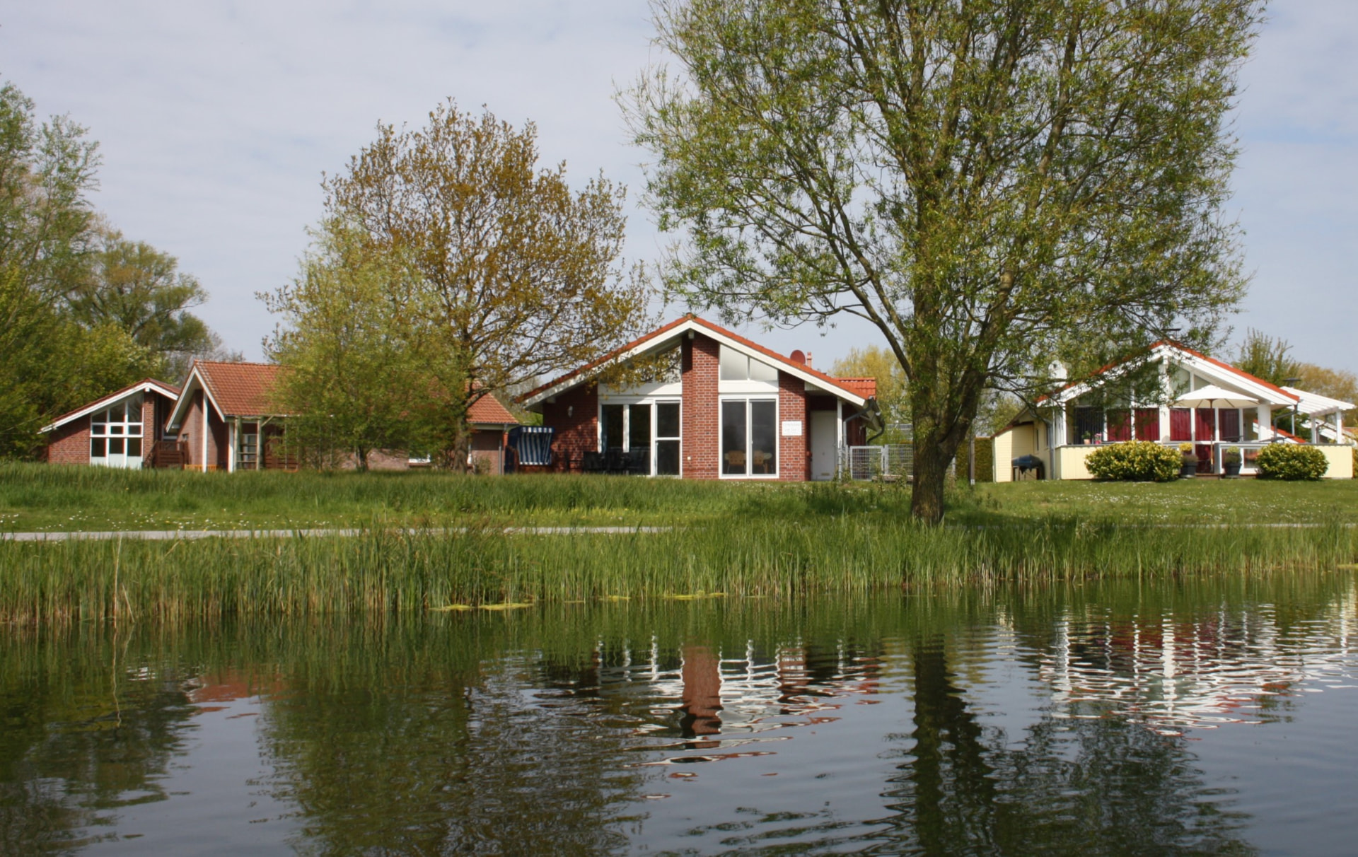 Der Süßwassersee direkt vor dem Ferienhaus
